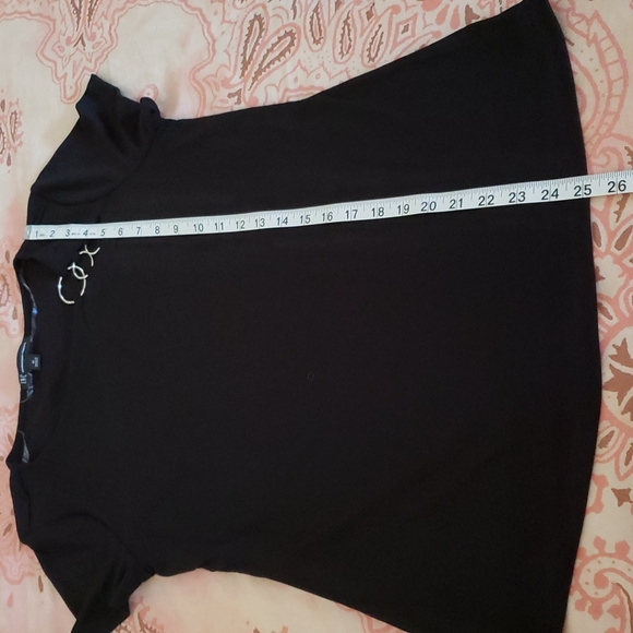 NWOT Black Tee. Silver Ring. Elegant Sexy - Picture 7 of 10